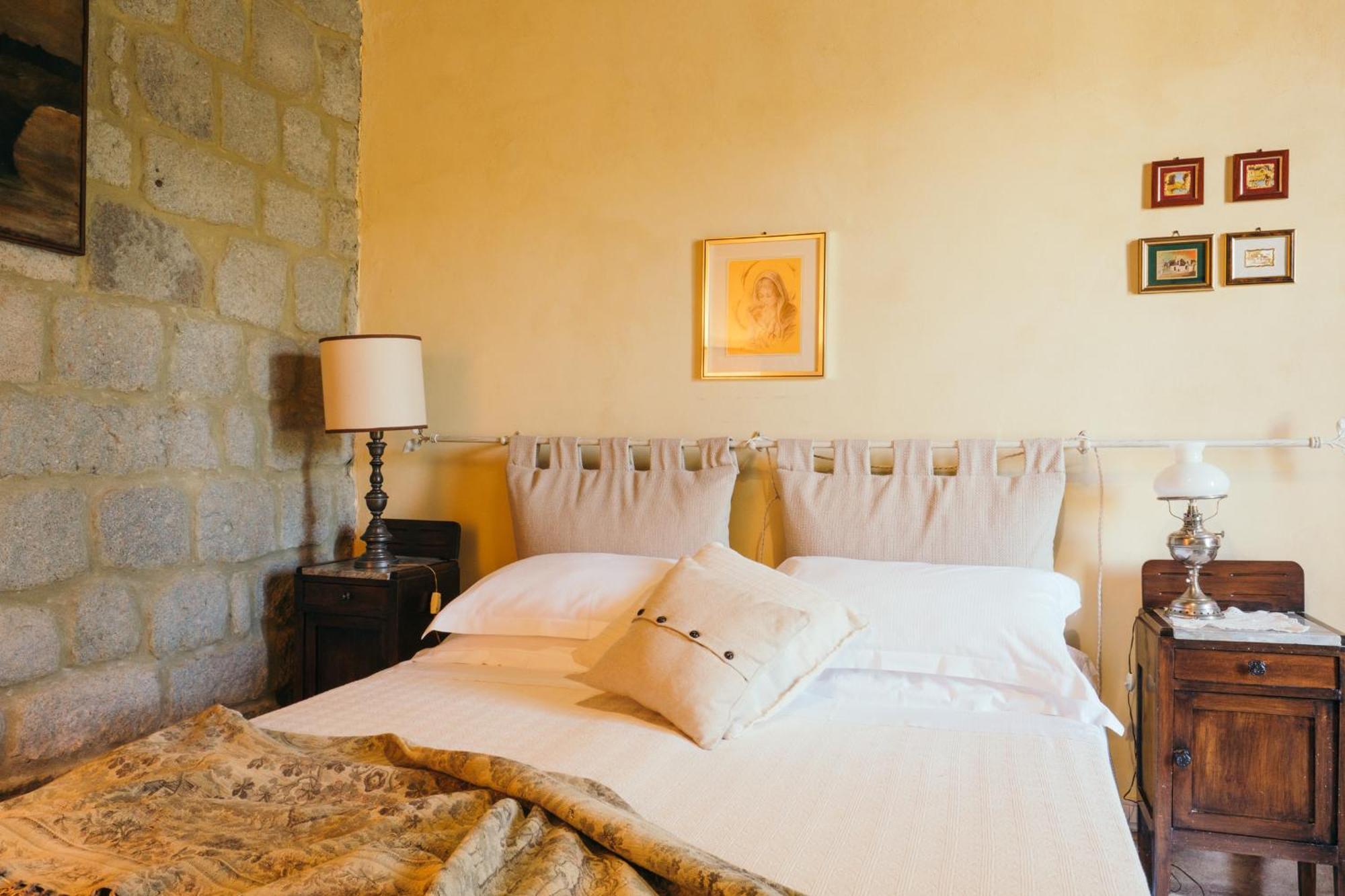 Convento San Bartolomeo Hotel Abbadia San Salvator Buitenkant foto